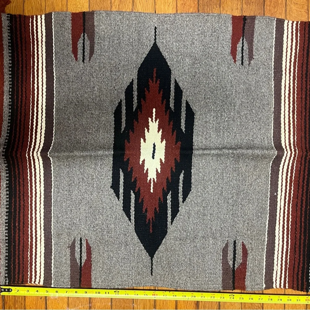 Navajo rug Southwestern Aztec 28x33.